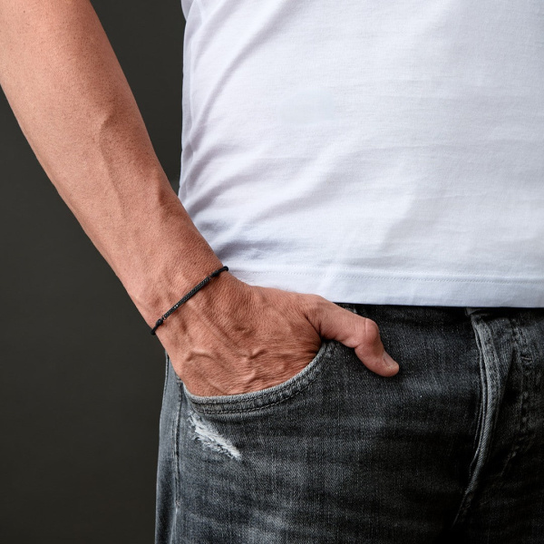 Bracelet Mano J en titane noir avec diamants noirs et bracelet noir