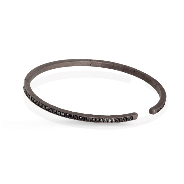 Bracelet de printemps pour homme Mano J en titane entièrement encastré avec 99 diamants noirs