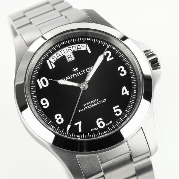 Montre Hamilton Khaki Field King Day-Date 40 mm Cadran Noir Bracelet Acier