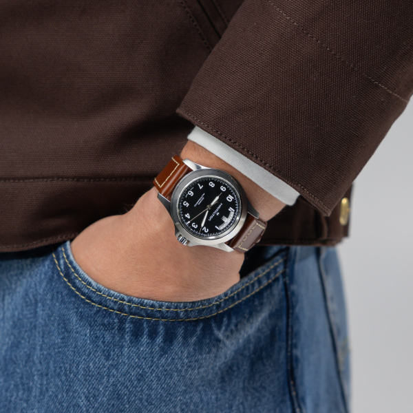 Montre Hamilton Khaki Field King Day-Date 40 mm Cadran Noir Bracelet Cuir de vachette