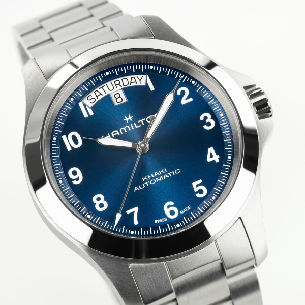 Montre Hamilton Khaki Field King Day-Date 40 mm Cadran Bleu Bracelet Acier
