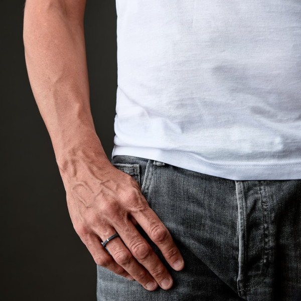 Bague pour homme Mano J en titane noir, or 18 carats et 10 diamants noirs