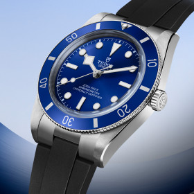 Montre TUDOR Black Bay 54 37 mm Cadran Bleu Caoutchouc