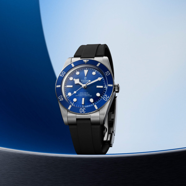 Montre TUDOR Black Bay 54 37 mm Cadran Bleu Caoutchouc