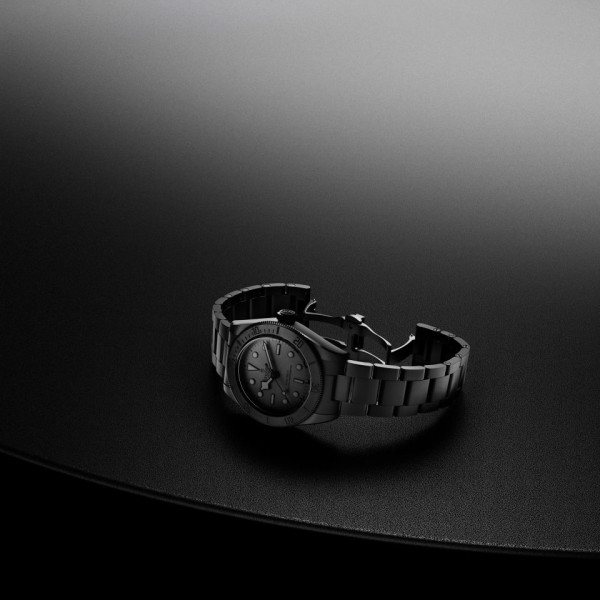 MONTRE TUDOR BLACK BAY CERAMIC 41 MM CADRAN NOIR BRACELET ACIER