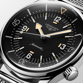Montre Longines Legend Diver L3.795.4.59.9 42mm Automatique Cadran noir grainé
