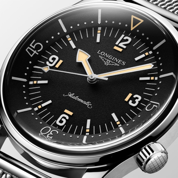 Montre Longines Legend Diver L3.795.4.59.9 42mm Automatique Cadran noir grainé