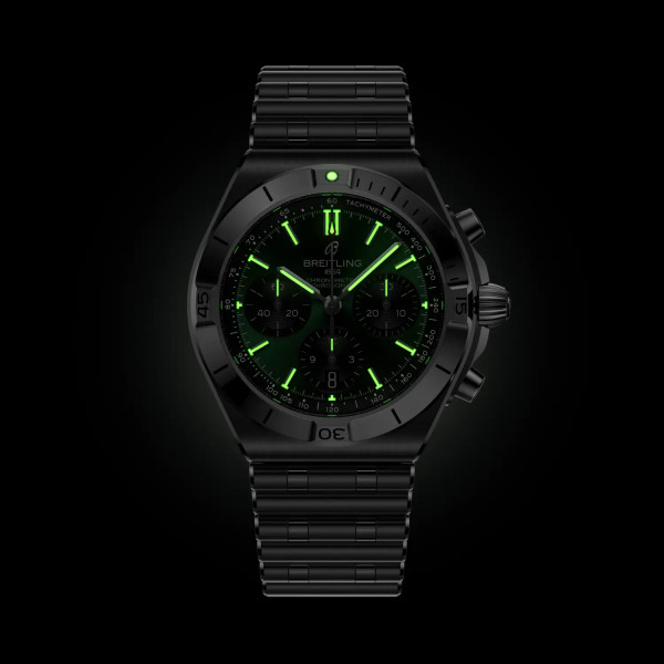 Montre Breitling Chronomat B01 Chronograph 42mm Automatique Cadran vert bracelet acier