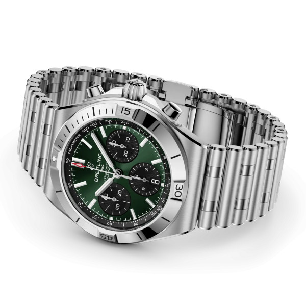 Montre Breitling Chronomat B01 Chronograph 42mm Automatique Cadran vert bracelet acier