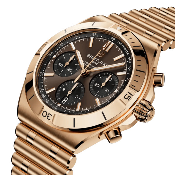 Montre Breitling Chronomat B01 Chronograph 42mm Automatique Cadran marron or rose 18ct