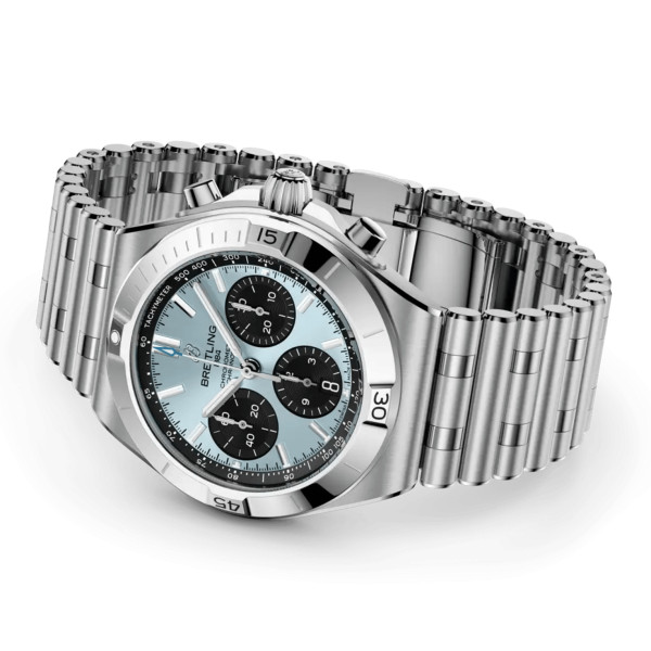 Montre Breitling Chronomat B01 Chronograph 42mm Automatique Cadran bleu glacier acier