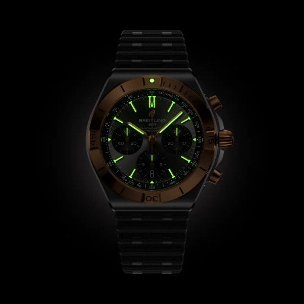 Montre Breitling Chronomat B01 Chronograph 42mm Automatique Cadran Anthracite