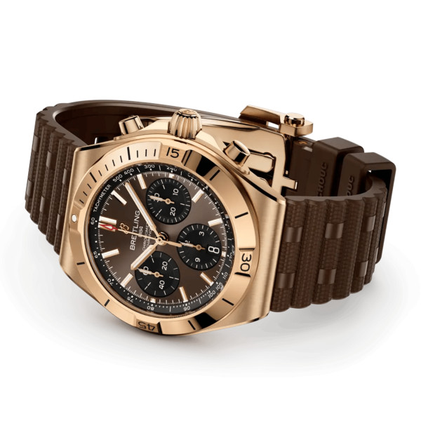 Montre Breitling Chronomat B01 42mm Automatique Cadran Brun Bracelet Caoutchouc Or Rouge