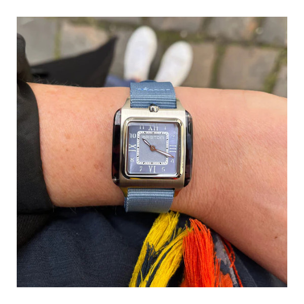 Montre Briston Streamliner Kennedy Spring 30mm Quartz Cadran Bleu Glacier Soleillé