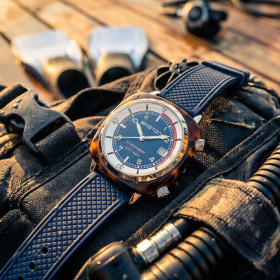 Montre Briston Clubmaster Legend Compressor 42mm Automatique Cadran Bois Bracelet Fkm Bleu