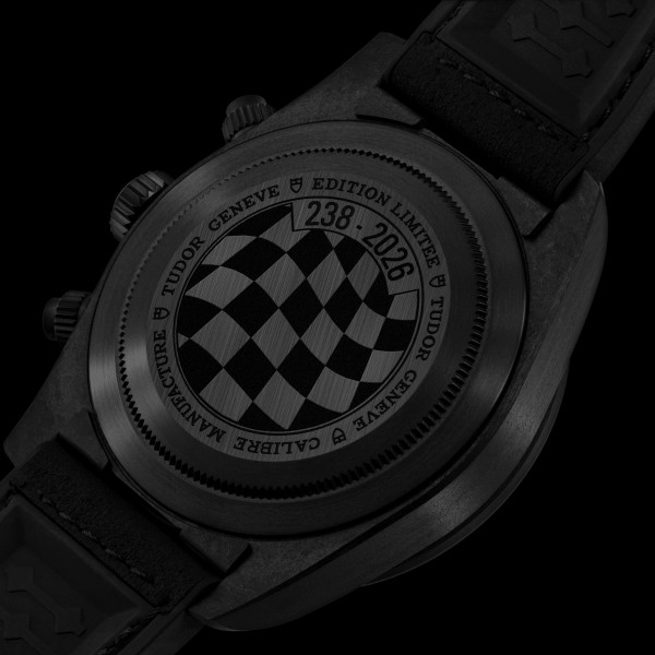 MONTRE TUDOR BLACK BAY CHRONO "CARBON 26" AUTOMATIQUE