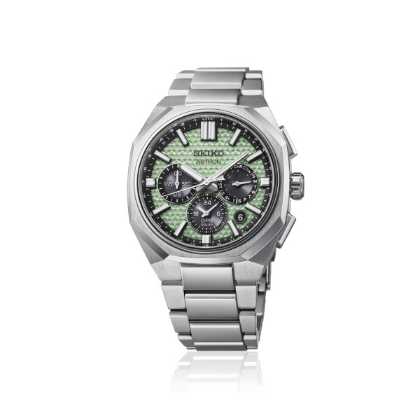 Montre Seiko Astron 50mm Solaire Cadran Vert Chronographe Titane