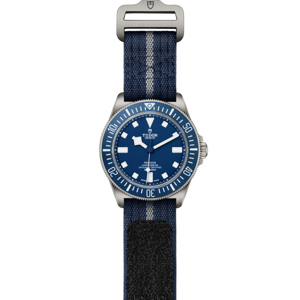 Montre Tudor Pelagos FXD 42 mm Titane Cadran Bleu Marine