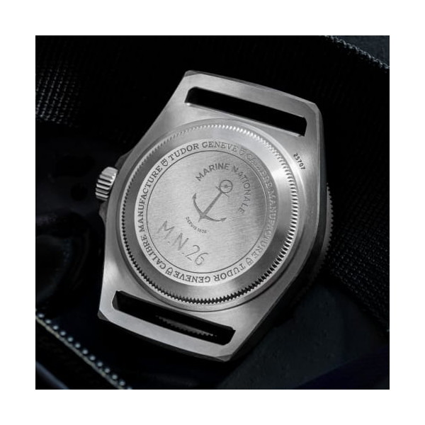 Montre Tudor Pelagos FXD 42 mm Titane Cadran Bleu Marine