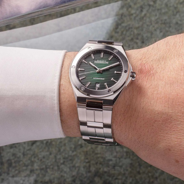 Montre Herbelin Cap Camarat 1645B16 40,5 mm Automatique Cadran Vert