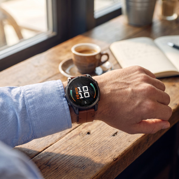 Montre Garmin Fenix 9 47 mm Titane DLC Bracelet Cuir + Silicone