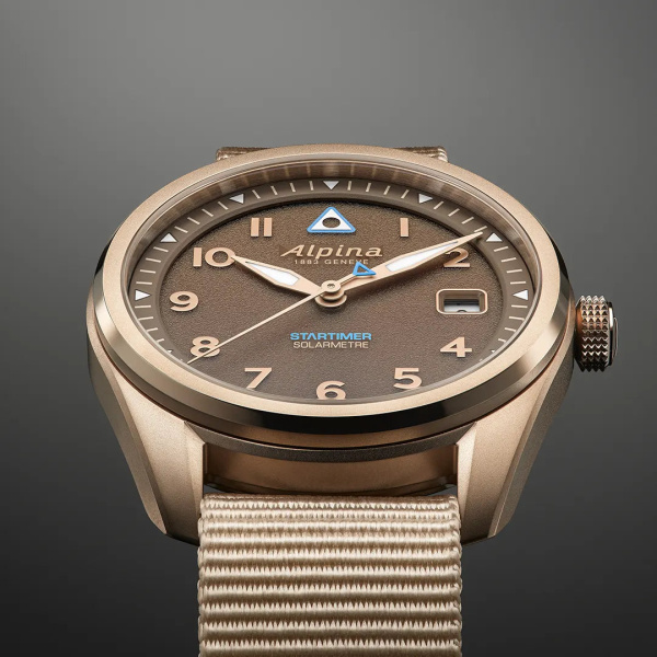 Montre Alpina Startimer Pilot Solarmetre 38 mm PVD Champagne NATO