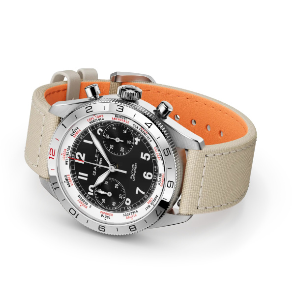 Montre Gallet Flying Officer Chronograph 40 mm Cadran Noir Bracelet Tissu Beige