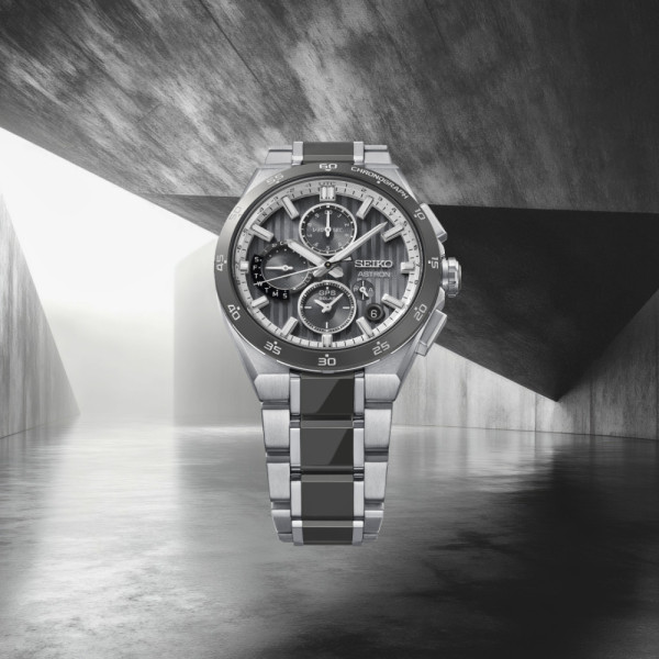 Montre Seiko Astron HAB007J1 43,2 mm GPS Solaire Chronographe Titane Céramique Grise