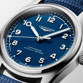 Montre Longines Spirit Pilot Automatique 39 mm Cadran Bleu Mat Bracelet Caoutchouc