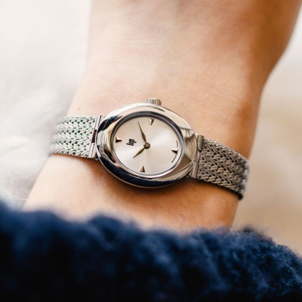 Montre Lip Juliette 23 mm Quartz Cadran Argenté Maille Acier