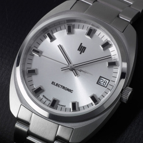 Montre Lip Général de Gaulle 35 mm Quartz Cadran Argenté Acier