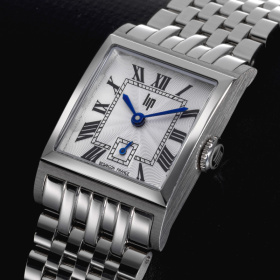Montre Lip Churchill C18 Carrée 21 mm Cadran Argenté Maille Acier