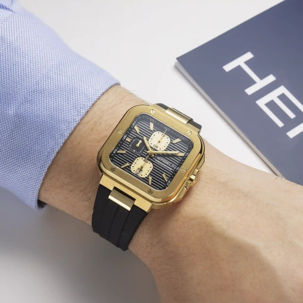 Montre Herbelin Cap Camarat Square Chronographe 40,5 mm Quartz PVD Or Jaune Cadran Noir