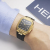 Montre Herbelin Cap Camarat Square 39 mm Quartz PVD Or Jaune Cadran Noir Bracelet Caoutchouc