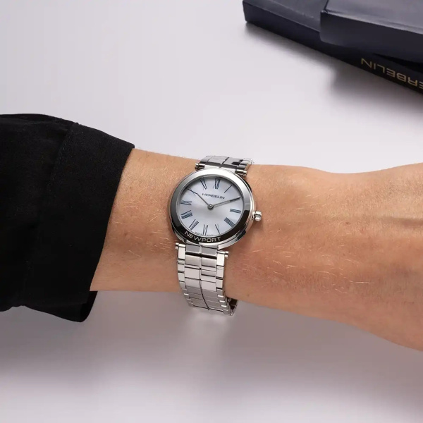Montre Herbelin Newport Slim 32 mm Quartz Cadran Nacre Chiffres Romains Acier
