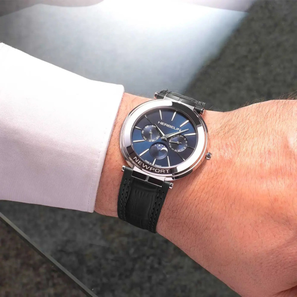 Montre Herbelin Newport Slim 41,5 mm Phase de Lune Cadran Bleu Bracelet Cuir