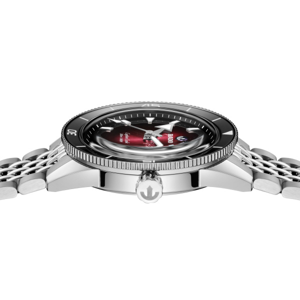 Montre Rado Captain Cook 39 mm Automatique Cadran Dégradé Bordeaux Bracelet Acier