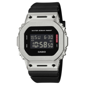 Montre Casio G-Shock GM-5600 43,2 mm Quartz Numérique Lunette Acier Texturée Bracelet Noir