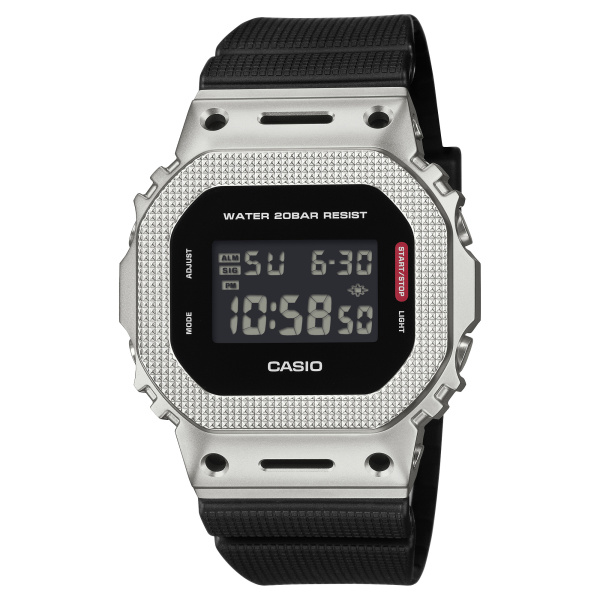 Montre Casio G-Shock GM-5600 43,2 mm Quartz Numérique Lunette Acier Texturée Bracelet Noir