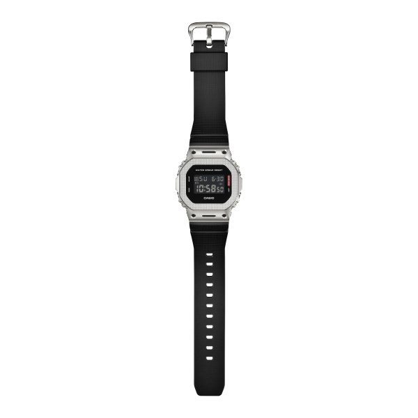 Montre Casio G-Shock GM-5600 43,2 mm Quartz Numérique Lunette Acier Texturée Bracelet Noir