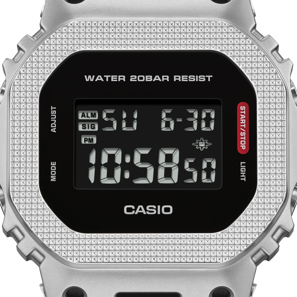 Montre Casio G-Shock GM-5600 43,2 mm Quartz Numérique Lunette Acier Texturée Bracelet Noir