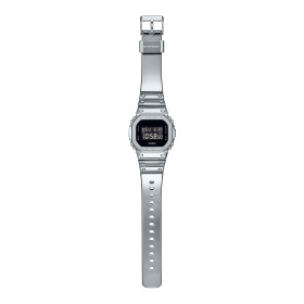 Montre Casio G-Shock GM-5600 43,2 mm Quartz Numérique Écran Noir Bracelet Silicone Argenté