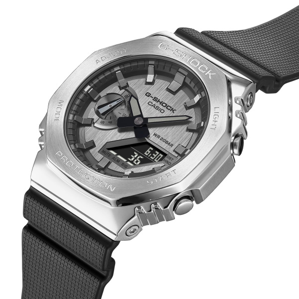 Montre Casio G-Shock GM-2100 44,4 mm Quartz Analogique-Numérique Lunette Acier Cadran Argent