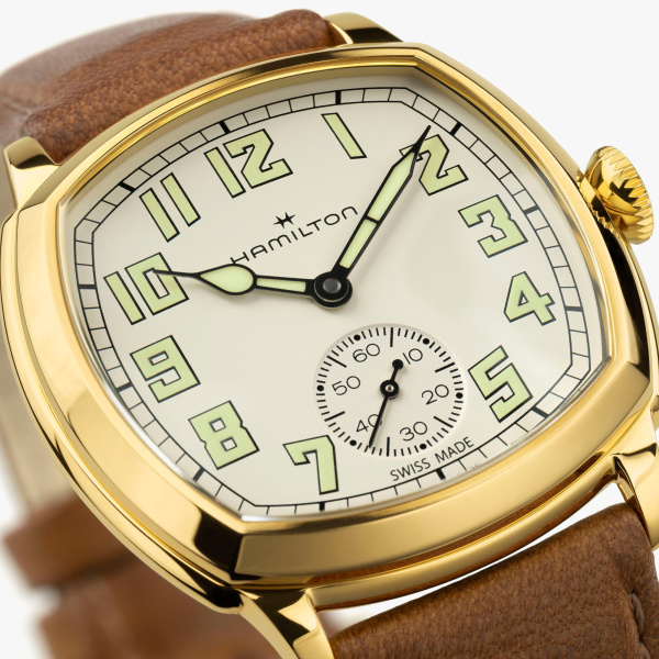 Montre Hamilton American Classic Cushion Mechanical 34 mm PVD Doré Cadran Beige Bracelet Cuir Brun