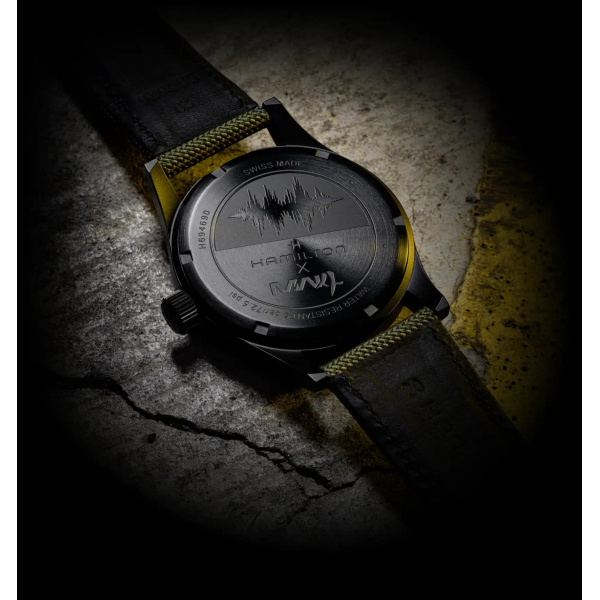 Montre Hamilton Khaki Field Mechanical Call of Duty Modern Warfare 4 38 mm PVD Noir Bracelet Textile Vert