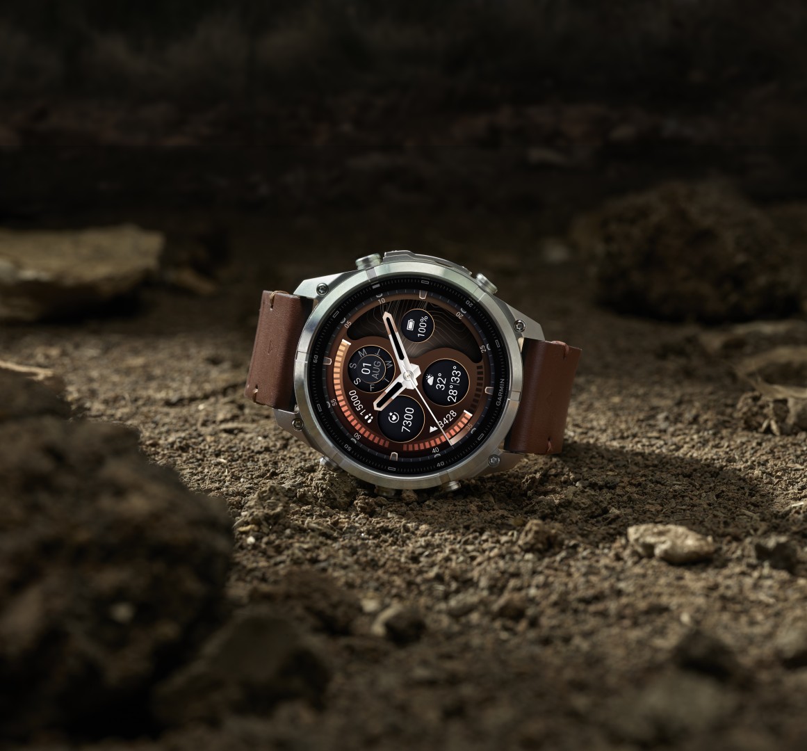Garmin Fenix 9 Pro inReach titane avec bracelet cuir noisette, édition réservée au réseau horloger